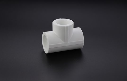 等（děng）徑（jìng）三通