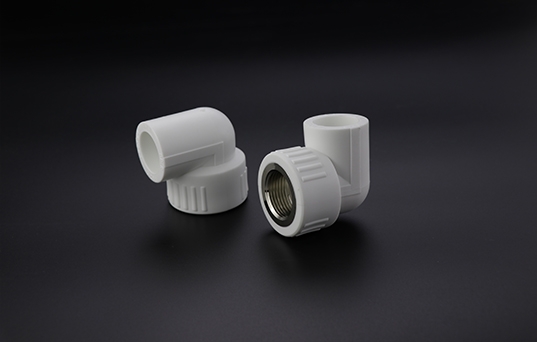 內（nèi）絲彎頭